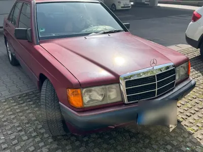Brugt Mercedes 190 109 HK (80 kW) 1992 Rød Sedan