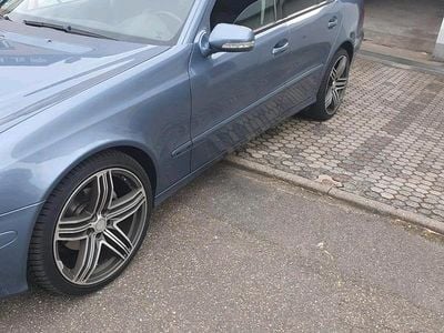 Gebraucht Mercedes E200 189 PS (139 kW) 2007 Blau Limousine