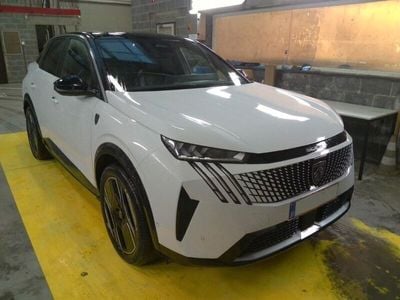 Peugeot e-3008