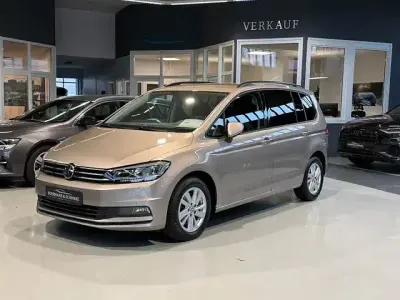 Gebraucht VW Touran Comfortline 150 PS (110 kW) 2019 Beige Van / Kleinbus