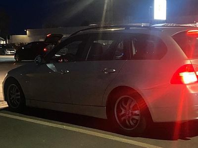 Gebraucht BMW 318 143 PS (105 kW) 2007 Silber Kombi