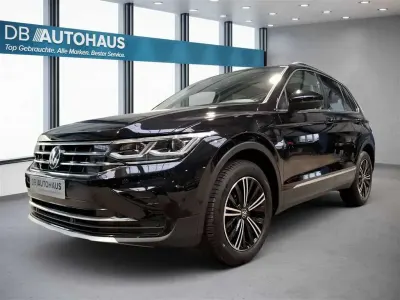 Gebraucht VW Tiguan Elegance 245 PS (180 kW) 2022 Schwarz SUV