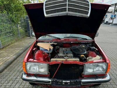 gebraucht Mercedes E280 W123185PS