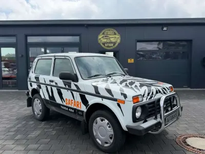 Usata Lada Urban