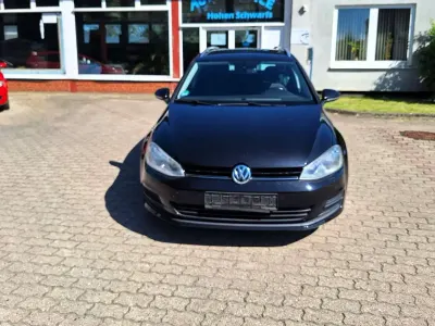 Gebraucht VW Golf VII Comfortline 150 PS (110 kW) 2014 Deep black perleffekt Kombi