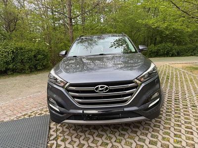 Gebraucht Hyundai Tucson Premium 177 PS (130 kW) 2017 Grau SUV