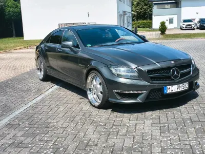 Gebraucht Mercedes CLS63 AMG AMG 557 PS (409 kW) 2013 Grau Coupé