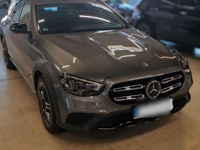 Grau Gebraucht 2023 Mercedes E220 Kombi | 42.500 € (Teuer)