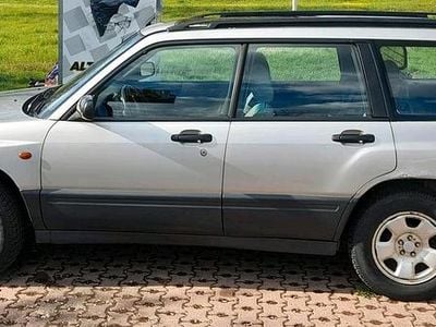 Usata Subaru Forester 125 CV (91 kW) 1999 Argento SUV