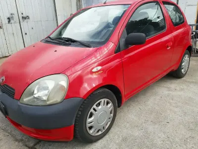 Gebraucht Toyota Yaris 68 PS (50 kW) 2000 Rot Kleinwagen