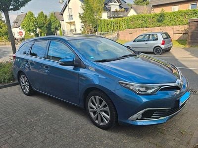 Toyota Auris Hybrid
