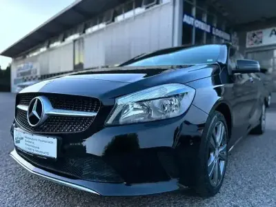 Gebraucht Mercedes A180 109 PS (80 kW) 2016 Schwarz Kleinwagen