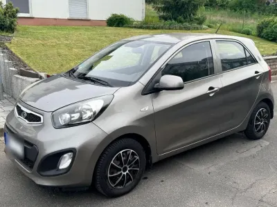 Gebraucht Kia Picanto 69 PS (50 kW) 2012 Gold Kleinwagen