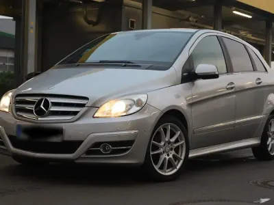 Gebraucht Mercedes B160 95 PS (69 kW) 2009 Silber Van / Kleinbus