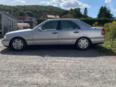 Gebraucht Mercedes C180 Elegance 122 PS (89 kW) 1993 Silber Limousine