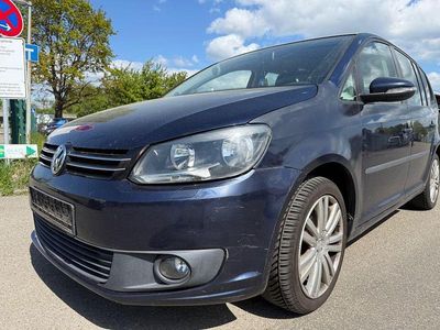 Second-hand VW Touran Trendline 105 CP (77 kW) 2014 Albastru Monovolum