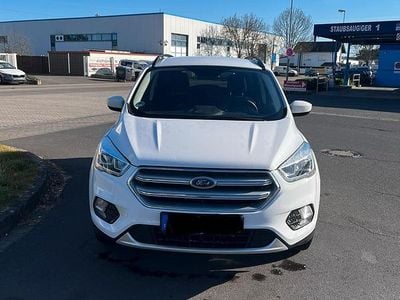 Weiß Gebraucht 2016 Ford Escape SUV | 14.990 €