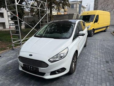 Gebraucht Ford S-MAX Titanium 209 PS (153 kW) 2017 Weiß Van / Kleinbus
