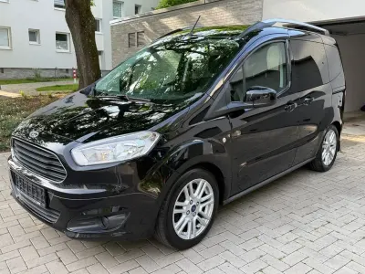 Gebraucht Ford Tourneo Courier Titanium 101 PS (74 kW) 2016 Schwarz Van / Kleinbus