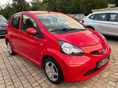 Gebraucht Toyota Aygo Cool 68 PS (50 kW) 2007 Rot Kleinwagen