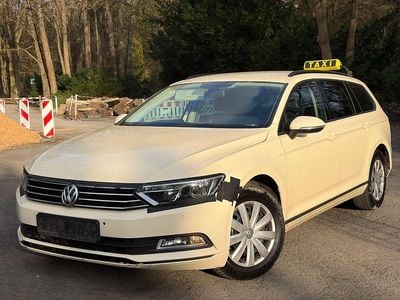 Gebraucht VW Passat Trendline 150 PS (110 kW) 2018 Gelb Kombi