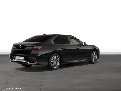Gebraucht BMW 740 Comfort Edition 299 PS (219 kW) 2024 Black sapphire metallic Limousine