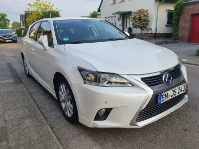 Gebraucht Lexus CT200h Dynamic Line 136 PS (100 kW) 2015 Limousine
