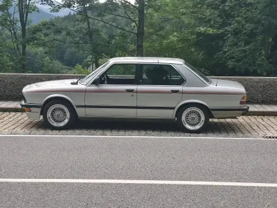 Gebraucht BMW 528 184 PS (135 kW) 1982 Silber Limousine