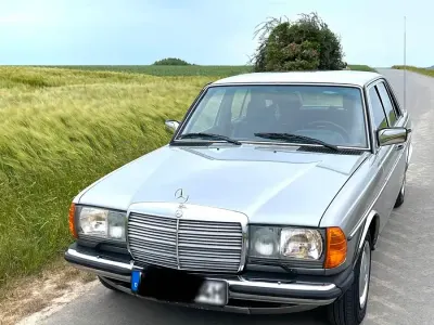 Gebraucht Mercedes 240 1977 Silber Limousine