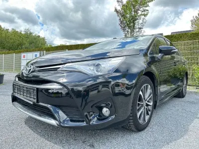 Używany Toyota Avensis Edition-S 147 KM (108 kW) 2017 Czarny Kombi