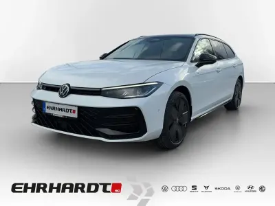 Gebraucht VW Passat R-line 193 PS (141 kW) 2025 Oryxweiß perlmutteffekt Kombi