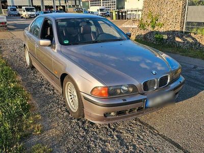 BMW 523