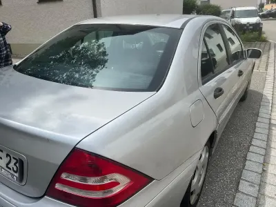 Gebraucht Mercedes C180 105 PS (77 kW) 2004 Grau Limousine