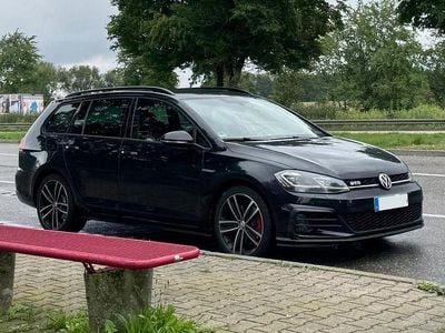 Schwarz Gebraucht 2018 VW Golf VII GTD Kombi | 17.990 € (Guter Preis)
