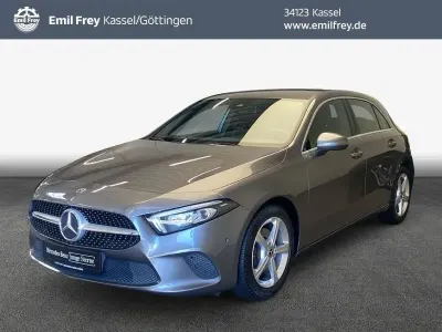 Gebraucht Mercedes A200 Progressive 163 PS (119 kW) 2018 Mountaingrau metallic Limousine