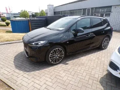 Gebraucht BMW 230e Active Tourer M Sport 150 PS (110 kW) 2023 Schwarz Van / Kleinbus