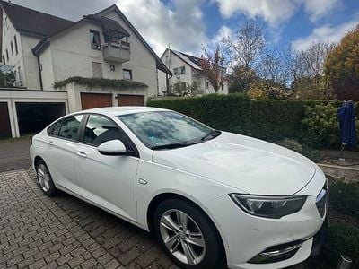 Second-hand Opel Insignia Innovation 140 CP (102 kW) 2017 Alb Berlinǎ