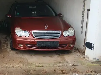 Gebraucht Mercedes C220 Classic 150 PS (110 kW) 2005 Rot Limousine