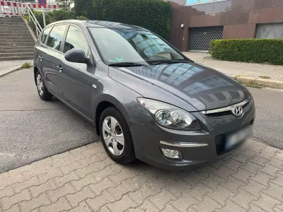 Gebraucht Hyundai i30 109 PS (80 kW) 2009 Grau Kombi
