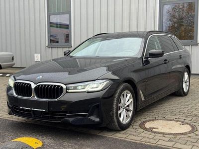 Gebraucht BMW 520 Sport Line 190 PS (139 kW) 2022 Schwarz ii/bonnet fluid black Kombi