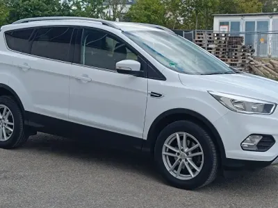 Gebraucht Ford Kuga Trend 120 PS (88 kW) 2018 Weiß SUV