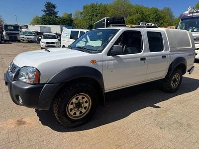 Second-hand Nissan Navara 133 CP (97 kW) 2004 Alb Pickup