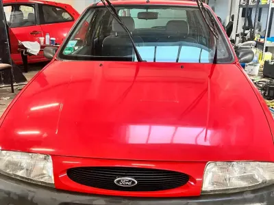 Gebraucht Ford Fiesta 57 PS (41 kW) 1999 Rot Kleinwagen