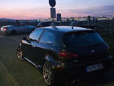 Usata Alfa Romeo 147 Distinctive 150 CV (110 kW) 2004 Nero Utilitaria