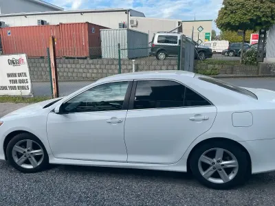 Gebraucht Toyota Camry 178 PS (130 kW) 2014 Weiß Limousine