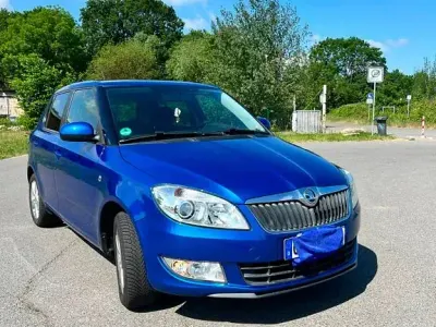 Gebraucht Skoda Fabia Fresh 86 PS (63 kW) 2014 Blau Limousine