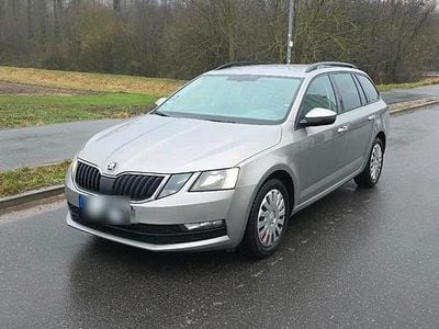 Usado Skoda Octavia 116 HP (85 kW) 2017 Prateado Carrinha