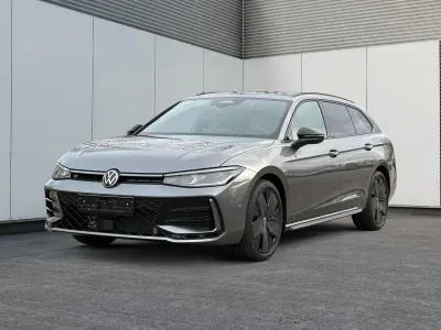 Neu VW Passat Style 193 PS (141 kW) 2025 Diabasgrau metallic Kombi