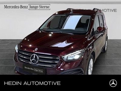 Rot Gebraucht 2024 Mercedes T180 Advantage Van / Kleinbus | 28.441 € (Fairer Preis)