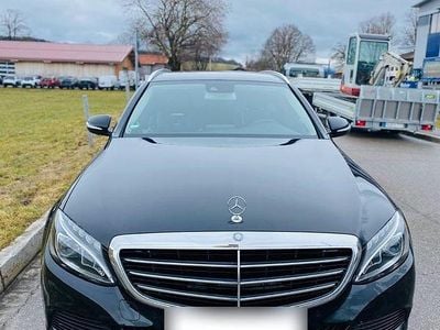 Gebraucht Mercedes C180 Exclusive 156 PS (114 kW) 2014 Schwarz Kombi
